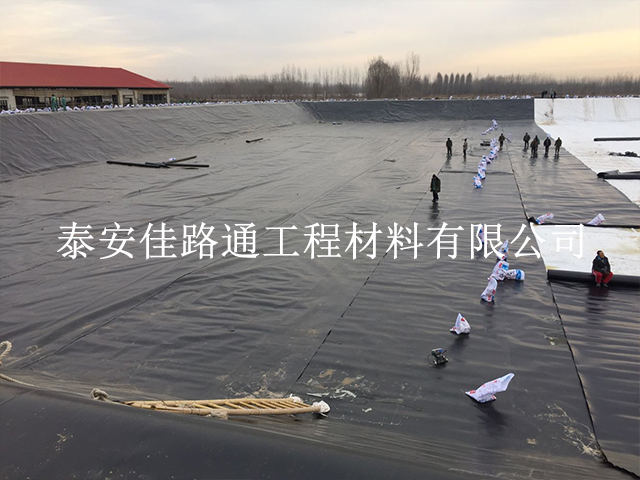 廠家在防滲土工膜生產(chǎn)工藝中做到嚴格把控 廠家在防滲土工膜生產(chǎn)工藝中做到嚴格把控