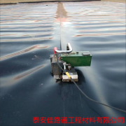 防滲膜魚池滲水用什么補(bǔ)漏