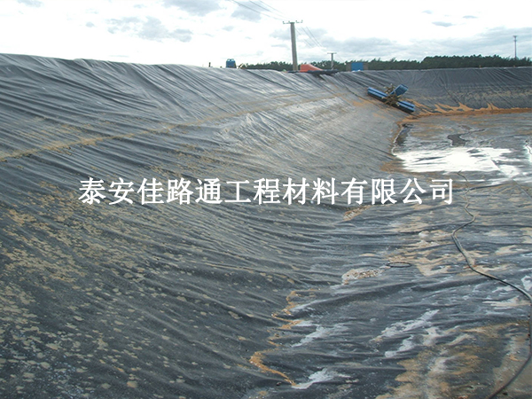 污水處理防滲膜選購：為何生產(chǎn)工藝至關重要？
